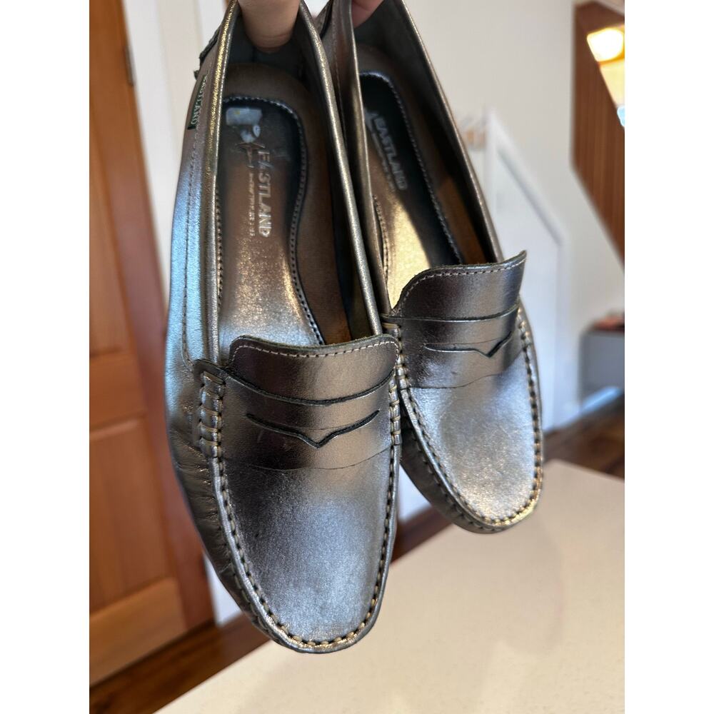 Eastland Patricia Silver Leather Driving Shoe Loafer Moccasin Women's Size 9.5